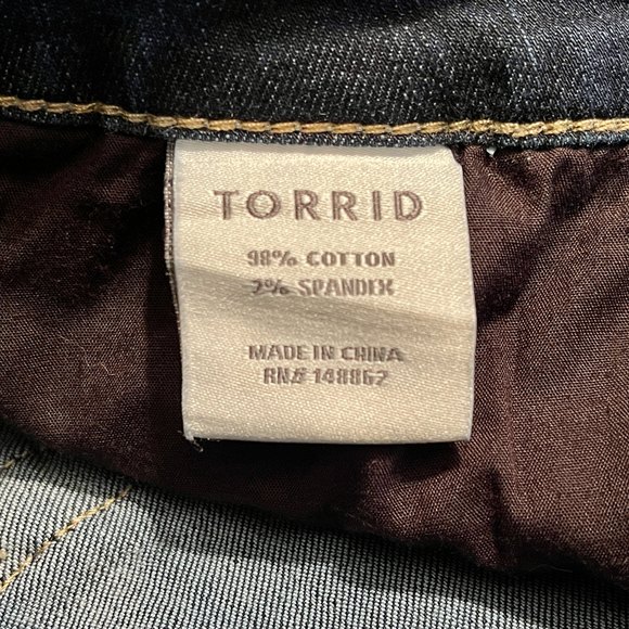 Torrid Darkwash Blue Denim Shorts Stretch Womens 26 High Rise S1086-879 - Picture 8 of 8